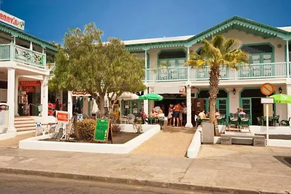 Charlotte Villa Tias